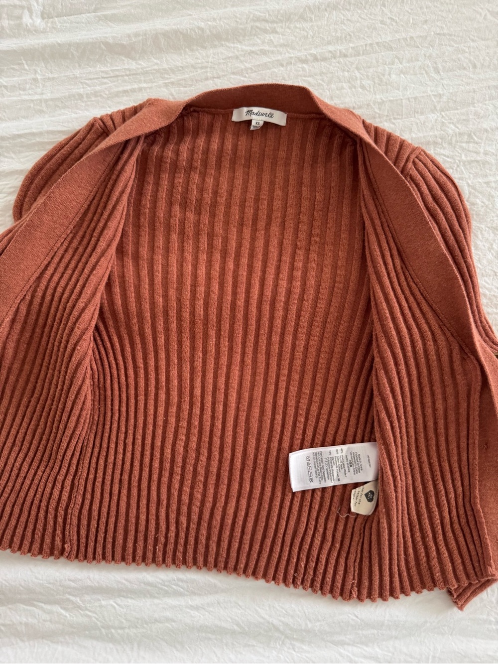 Madewell Ribbed Button-Front Cropped Cardigan in Rust - Picture 4 of 9